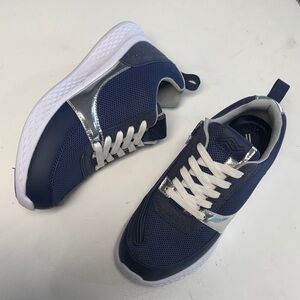 Friendly Shoes Coast Navy and Silver Sneakers size 6.5